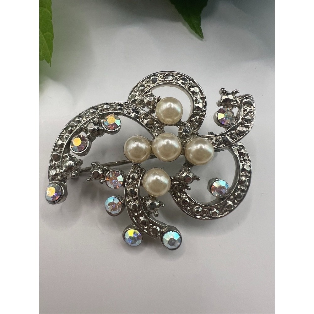 Vintage Rhinestone & Faux Pearl Brooch Aurora Borealis Silver Tone Swirl Floral